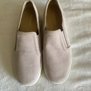 Vionic slip on pink shoes